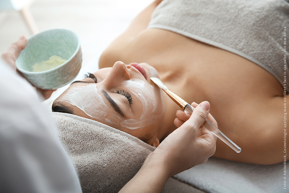 Kosmetik-AdobeStock_256102884