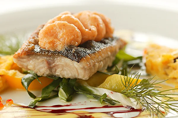 Zanderfilet, angerichtet auf Teller